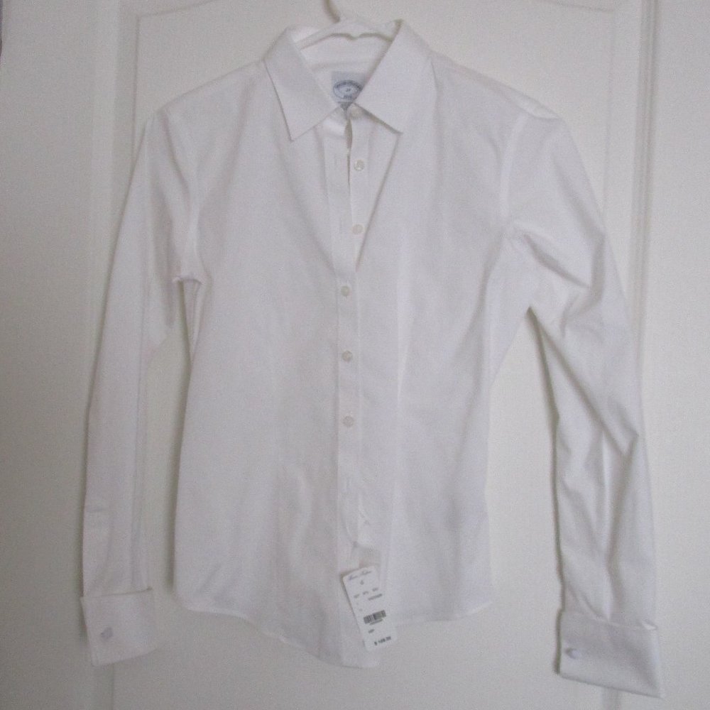 Brooks Brothers Women’s NWT white 100% cotton tailored oxford shirt.